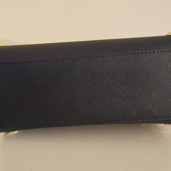 MICHAEL Michael Kors Selma Stud Medium Messenger - Picture 5 of 12